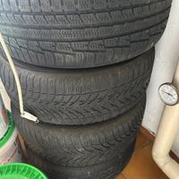Gomme invernali 205/55/16 con cerchi in ferro BMW