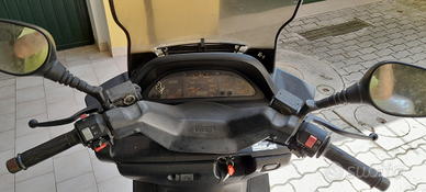 Majesty Yamaha 250 anno 2000