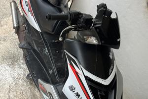 aprilia sr