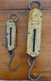 Due bilance a gancio