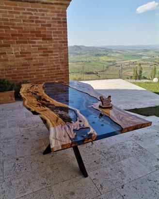 tavoli in legno e resina epossidica