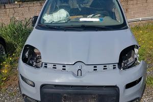 Fiat panda sinistrata 1.0 hybrid
