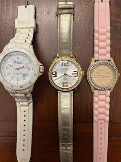 Tre orologi da donna