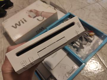 Wii con accessori (no Giochi)