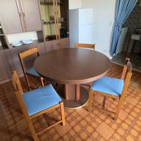 Tavolo da cucina allungabile con 4 sedie