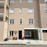Vendita due posti auto in abbinamento Area privata