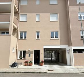 Vendita due posti auto in abbinamento Area privata