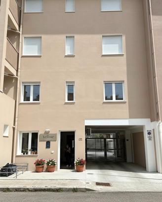 Vendita due posti auto in abbinamento Area privata