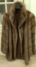 Pelliccia in visone, di tendenza e semi nuova 