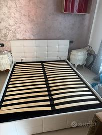Letto matrimoniale in pelle bianca con con come n