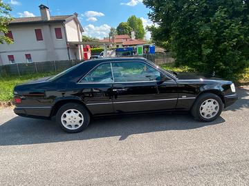 Mercedes-Benz 200CE COUPE