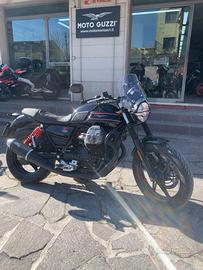Moto Guzzi V7 IV Stone Special Edition