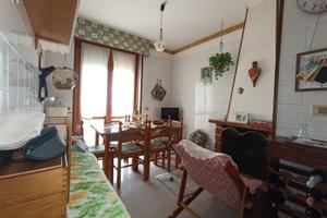 Appartamento con box vista mare