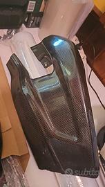 Copri forcellone carbonio