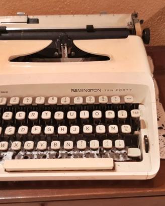 Macchina da scrivere Remington Ten Forty