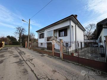 VILLA SINGOLA A TORLINO VIMERCATI