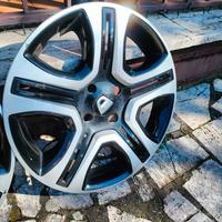 Tre Borchie auto per Dacia Sandero cerchio 16