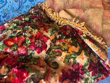 Coperta / copriletto in ciniglia (mai usata)
