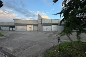 Immobile di 660 m² con più di 5 locali a San Giust