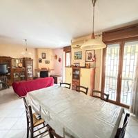 Appartamento 120 mq con box-zona nuova smcv