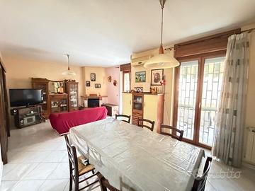 Appartamento 120 mq con box-zona nuova smcv