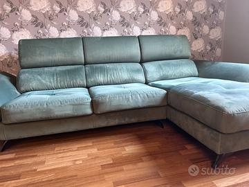 divano con chaise longue