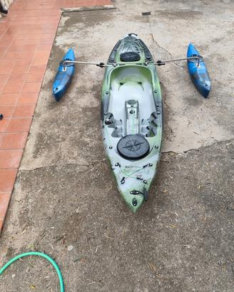 Kayak da pesca con ecoscandaglio e stab.