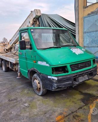 Iveco New Daily 2.8 TD Con Cestello Demolito