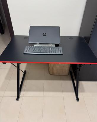 Scrivania gaming piu sedia girevole