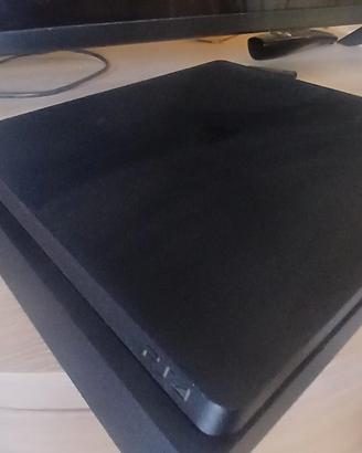 PS 4 Slim