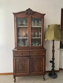 Elegante vetrinetta in legno