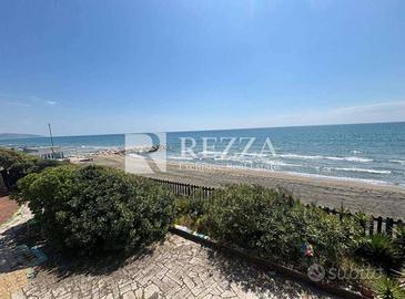 Villa di 317 m² con più di 5 locali e box auto a F