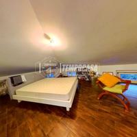 CASA SINGOLA SU PIU' PIANI CON LABORATORIO