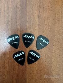 Set 5 plettri per chitarra Aria 0.71mm e 0.81mm