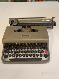 Macchina Olivetti Lettera 22