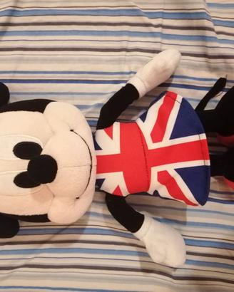 Minnie con vestiti britannici