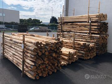 paleria di castagno scortecciata