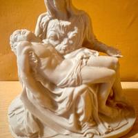 Statua "La Pietà" di Michelangelo