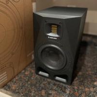 Monitor da studio attivo ADAM Audio A7V da 7 polli