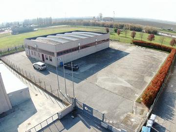 Capannone con Carroponte