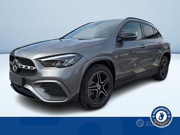 Mercedes-Benz GLA 250 E PLUG-IN HYBRID AUTOMA...