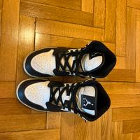 Air jordan 1 mid nike nere e bianche 39 eur