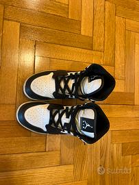 Air jordan 1 mid nike nere e bianche 39 eur