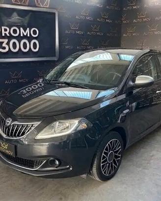 Lancia Ypsilon 1.0 FireFly 5 porte S&S Hybrid Albe