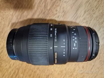 Teleobbiettivo Sigma 70-300, attacco Sony A-mount