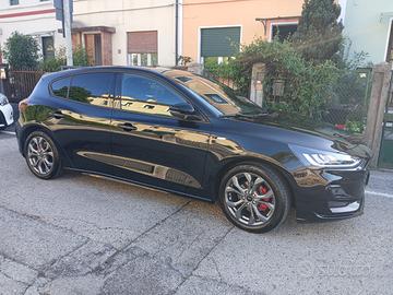 Ford Focus nera 14100km