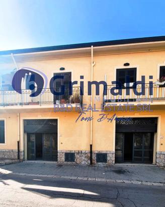 Luminoso locale commerciale Porticello [LM/1]