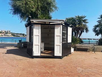 CHIOSCO in legno sito in Piazza Sferracavallo