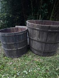Due antichi tini da vino in legno