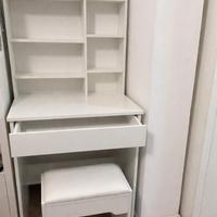 Scrivania legno con ripiani, cassetto e sgabello